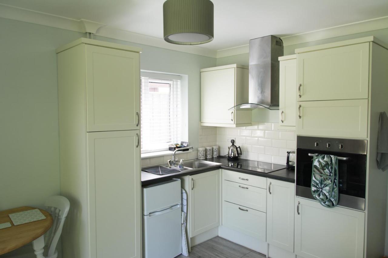 Luxury Self Catering With Cosy Cabin & Sauna In Colchester Exteriör bild