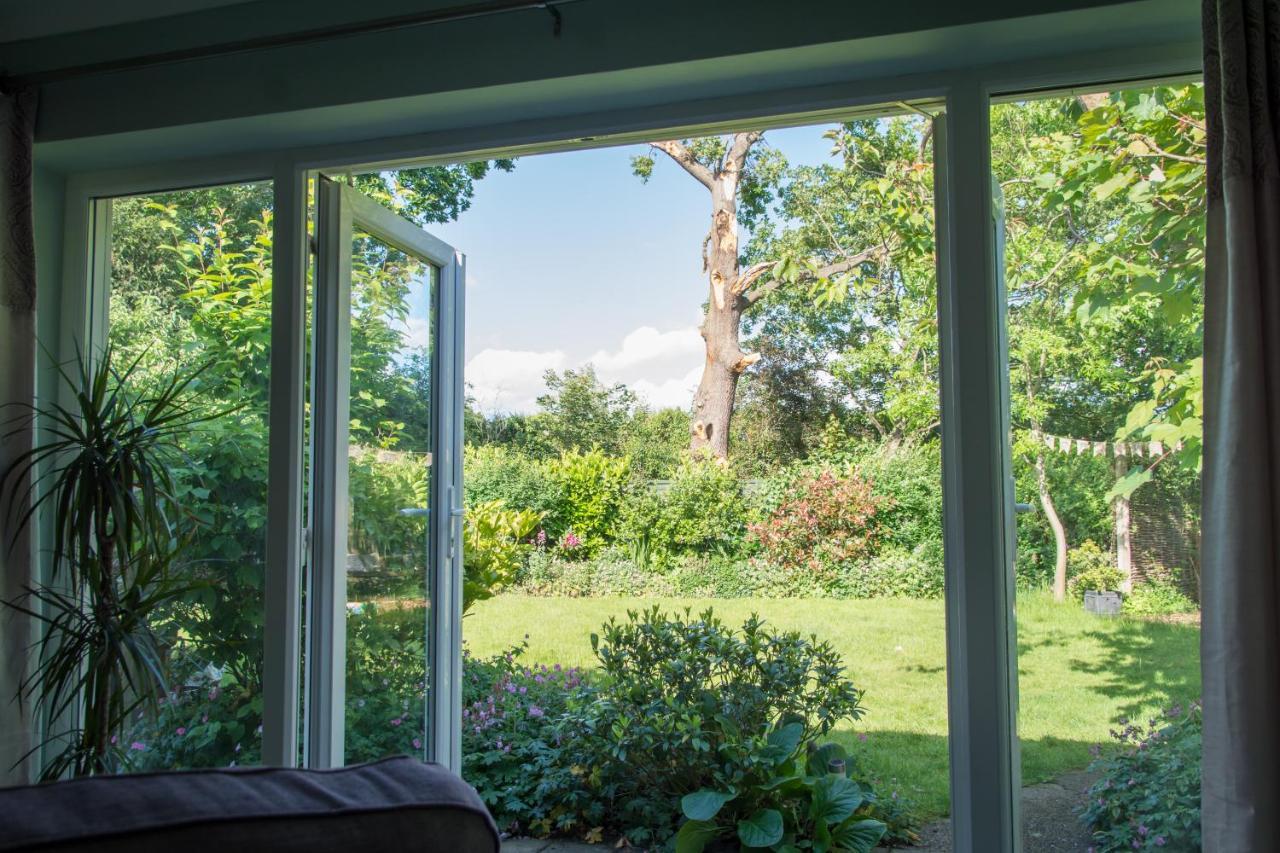 Luxury Self Catering With Cosy Cabin & Sauna In Colchester Exteriör bild