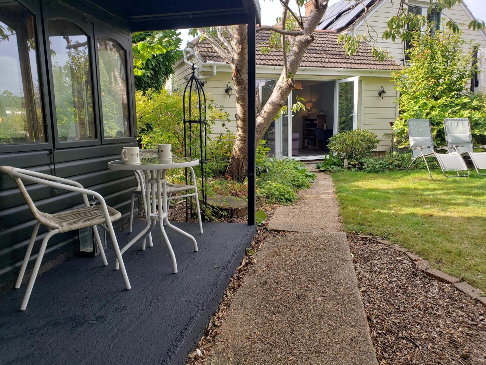 Luxury Self Catering With Cosy Cabin & Sauna In Colchester Exteriör bild